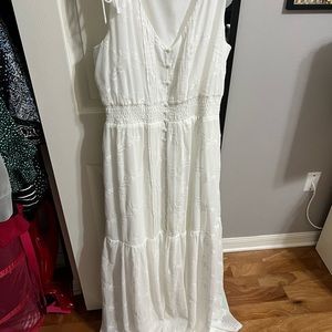 White Lulu’s maxi dress